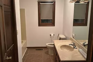 35 Worcester Ave, Waterbury, CT 06705 - Photo 4