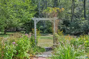 25 Williamsburg Cir, Madison, CT 06443 - Photo 8