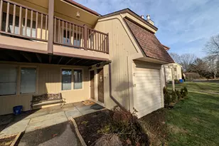 17 Little Oak Ln, Rocky Hill, CT 06067 - Photo 2