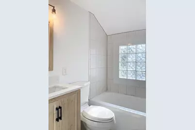 4 Marlon Place #2, Cromwell, CT 06416 - Photo 2