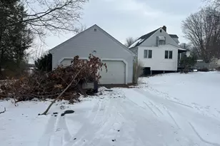 101 Ridgefield St, Meriden, CT 06450 - Photo 2