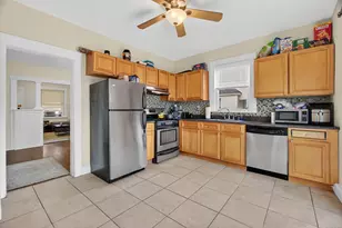 215 Overland Ave, Bridgeport, CT 06606 - Photo 12