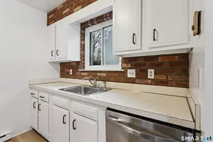 16 Donna Dr, Norwalk, CT 06854 - Photo 8