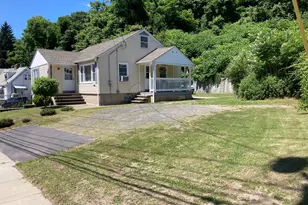 570 Chase Ave, Waterbury, CT 06704 - Photo 4