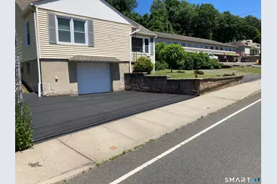 570 Chase Avenue, Waterbury, CT 06704 - Photo 2