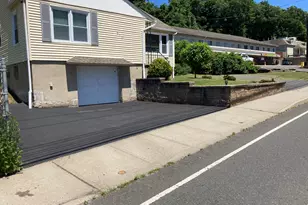 570 Chase Ave, Waterbury, CT 06704 - Photo 2