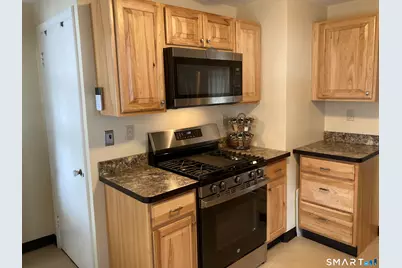 570 Chase Avenue, Waterbury, CT 06704 - Photo 16