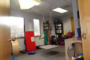 20 Avon Meadow Ln, Avon, CT 06001 - Photo 2