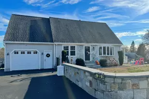 35 Knapps Hwy, Fairfield, CT 06825 - Photo 2