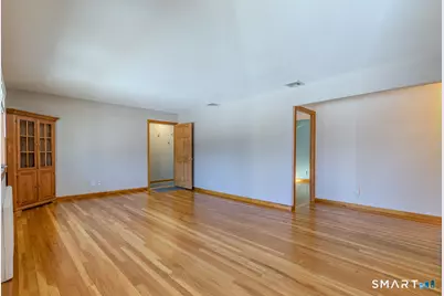 21 Chestnut Road, Newington, CT 06111 - Photo 4