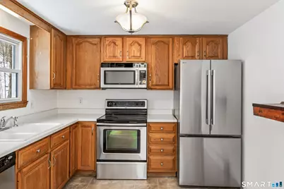 26 Appleblossom Lane, Newtown, CT 06470 - Photo 12