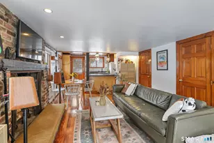 7 Peaceable St, Redding, CT 06896 - Photo 2