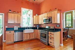 103 Boston St, Guilford, CT 06437 - Photo 10