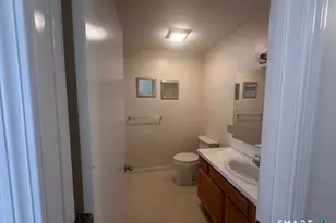 18 Kristen Ct, East Haven, CT 06513 - Photo 8