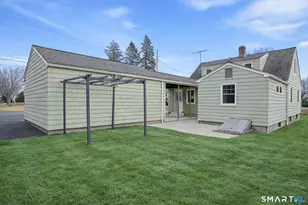 8 Raleigh Rd, Bridgeport, CT 06606 - Photo 16