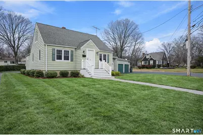 8 Raleigh Road, Bridgeport, CT 06606 - Photo 2