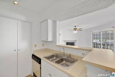 82 Crown Knoll Court #APT 151, Groton, CT 06340 - Photo 8