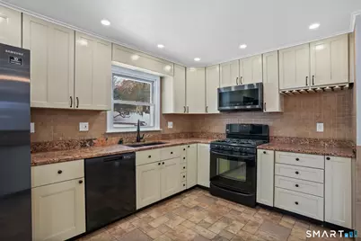 25 Fairchild Road, Stratford, CT 06614 - Photo 10