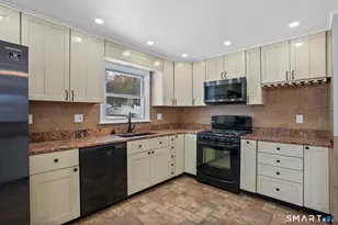 25 Fairchild Rd, Stratford, CT 06614 - Photo 10