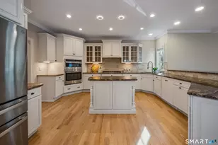 123 Bridgewater Dr, Avon, CT 06001 - Photo 6