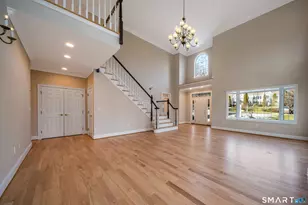 123 Bridgewater Dr, Avon, CT 06001 - Photo 4