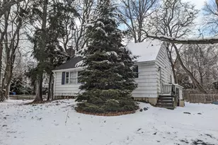 1 Dexter Rd, Westport, CT 06880 - Photo 2