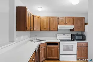 135 Wellington Dr, Farmington, CT 06032 - Photo 8