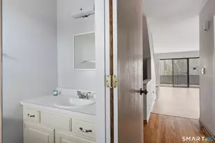 135 Wellington Dr, Farmington, CT 06032 - Photo 4