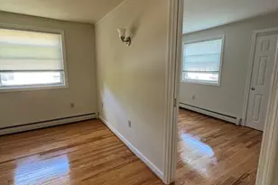 90 Kibbe St, Hartford, CT 06106 - Photo 1