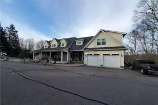 33 Chapman Ln, Stonington, CT 06378 - Photo 2