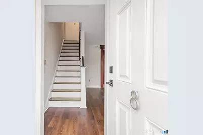 8 Raleigh Road, Bridgeport, CT 06606 - Photo 6