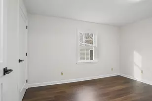 8 Raleigh Rd, Bridgeport, CT 06606 - Photo 12