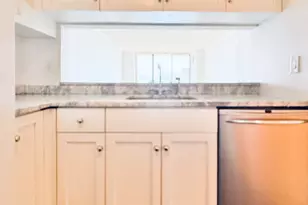 25 Forest St, Stamford, CT 06901 - Photo 6