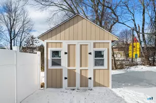 563 Pearl Harbor St, Bridgeport, CT 06610 - Photo 30