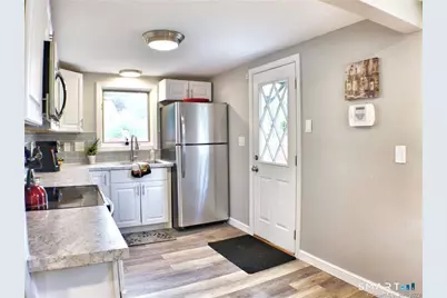 70 Whitney Road, Manchester, CT 06040 - Photo 4