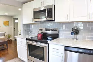 70 Whitney Rd, Manchester, CT 06040 - Photo 6