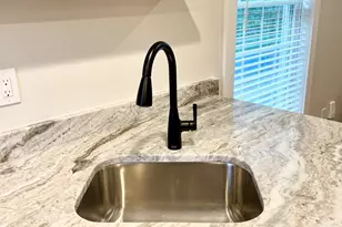 179 Butternut St, Middletown, CT 06457 - Photo 12