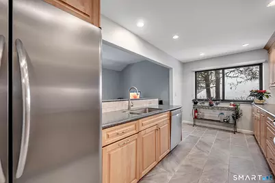 859 Heritage Village #B, Southbury, CT 06488 - Photo 6