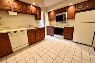 125 Warner Hill Rd, Stratford, CT 06614 - Photo 2