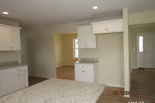 31 Warm Earth Rd, Naugatuck, CT 06770 - Photo 10