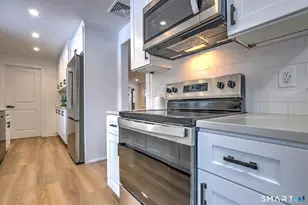 53 Geer St, Cromwell, CT 06416 - Photo 18