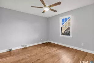 339 Goldenrod Ave, Bridgeport, CT 06606 - Photo 8