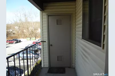 140 Thompson Street #APT 2B, East Haven, CT 06513 - Photo 10