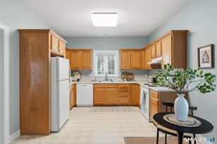 2 Cherry Hill Ct, Farmington, CT 06032 - Photo 10