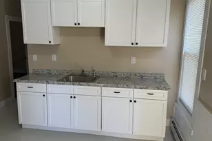 597 Ogden St, Bridgeport, CT 06608 - Photo 8