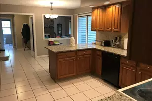 19 Village View Ln, Farmington, CT 06085 - Photo 8