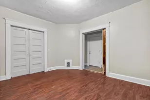 37 Plaza Ave, Waterbury, CT 06710 - Photo 10