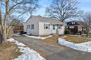 3 Sunnieside Dr, East Lyme, CT 06357 - Photo 2