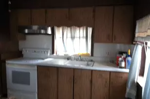 406 Strong St, East Haven, CT 06512 - Photo 8