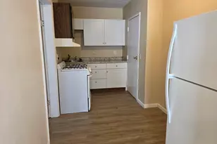 41 Baltic St, Norwich, CT 06360 - Photo 4